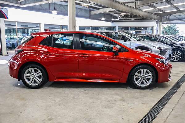 2018 Toyota Corolla Ascent Sport Hybrid ZWE211R