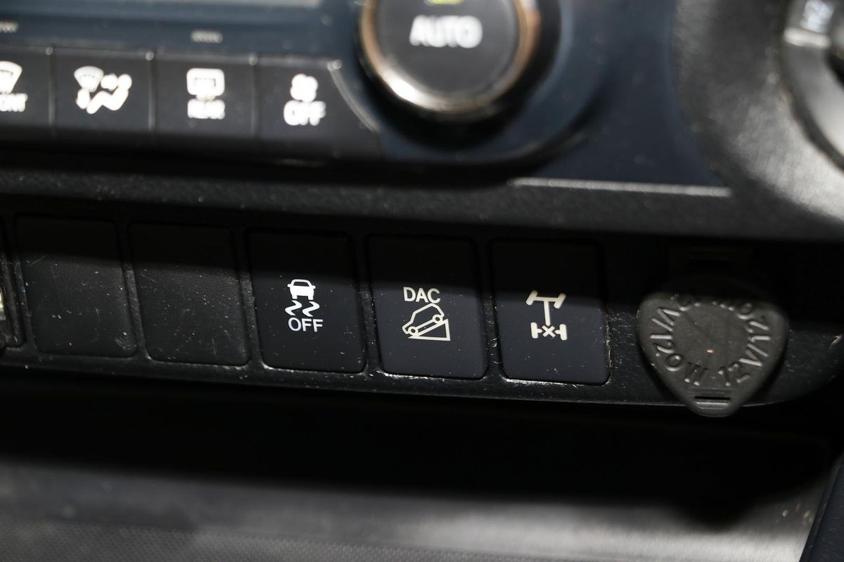 2020 Toyota Hilux SR5 GUN126R 4X4