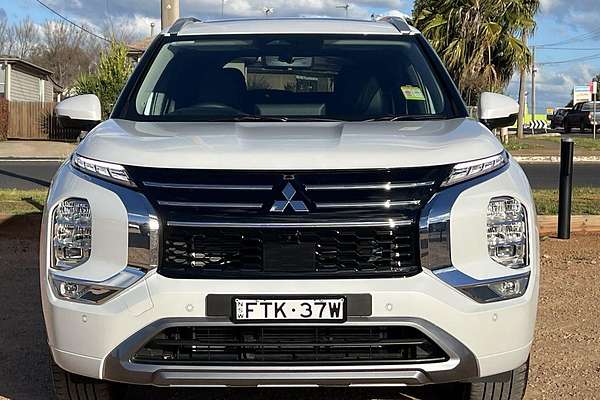 2025 Mitsubishi Outlander Exceed ZM