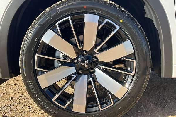 2025 Mitsubishi Outlander Exceed ZM