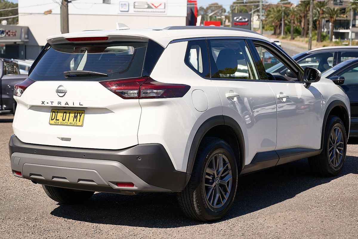 2024 Nissan X-TRAIL ST T33