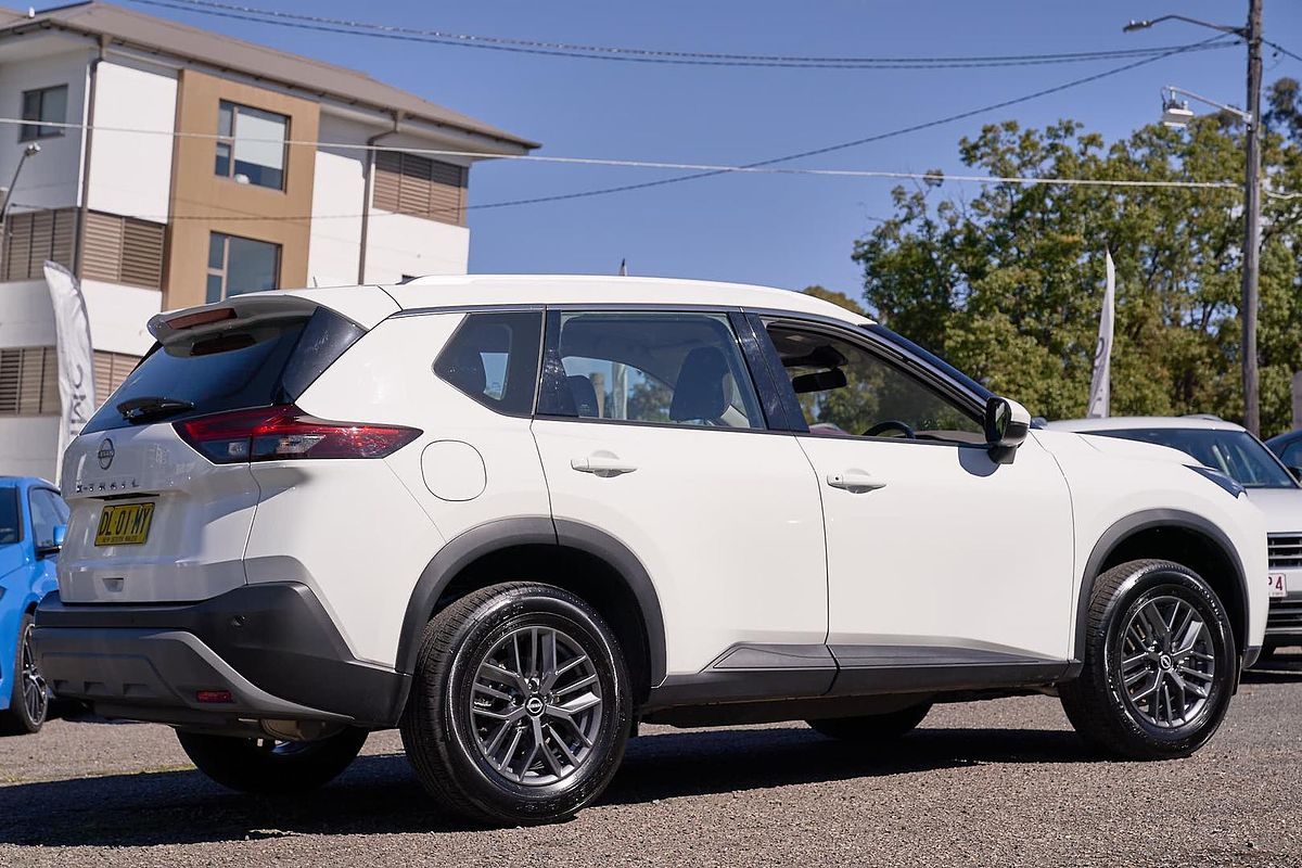 2024 Nissan X-TRAIL ST T33