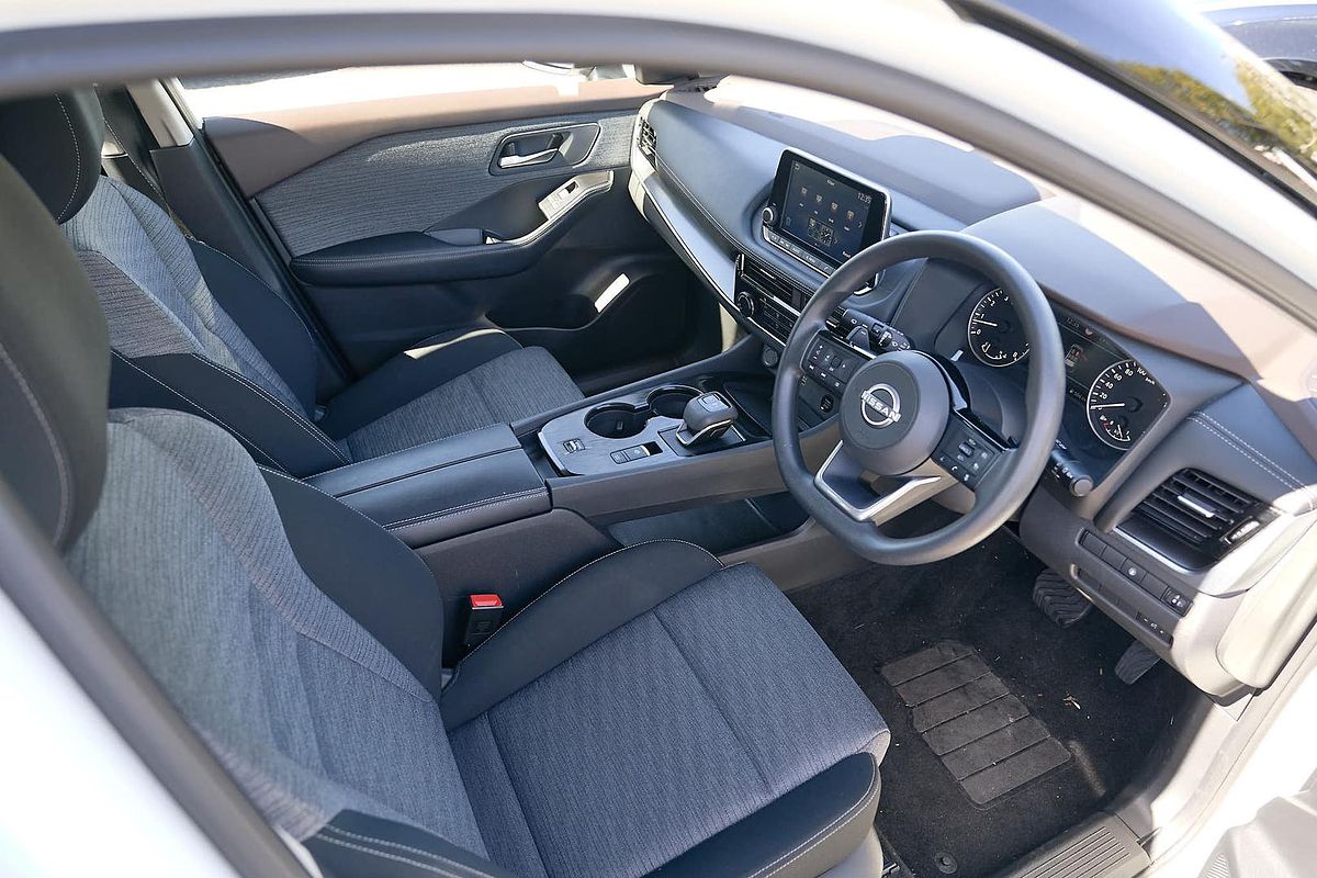 2024 Nissan X-TRAIL ST T33