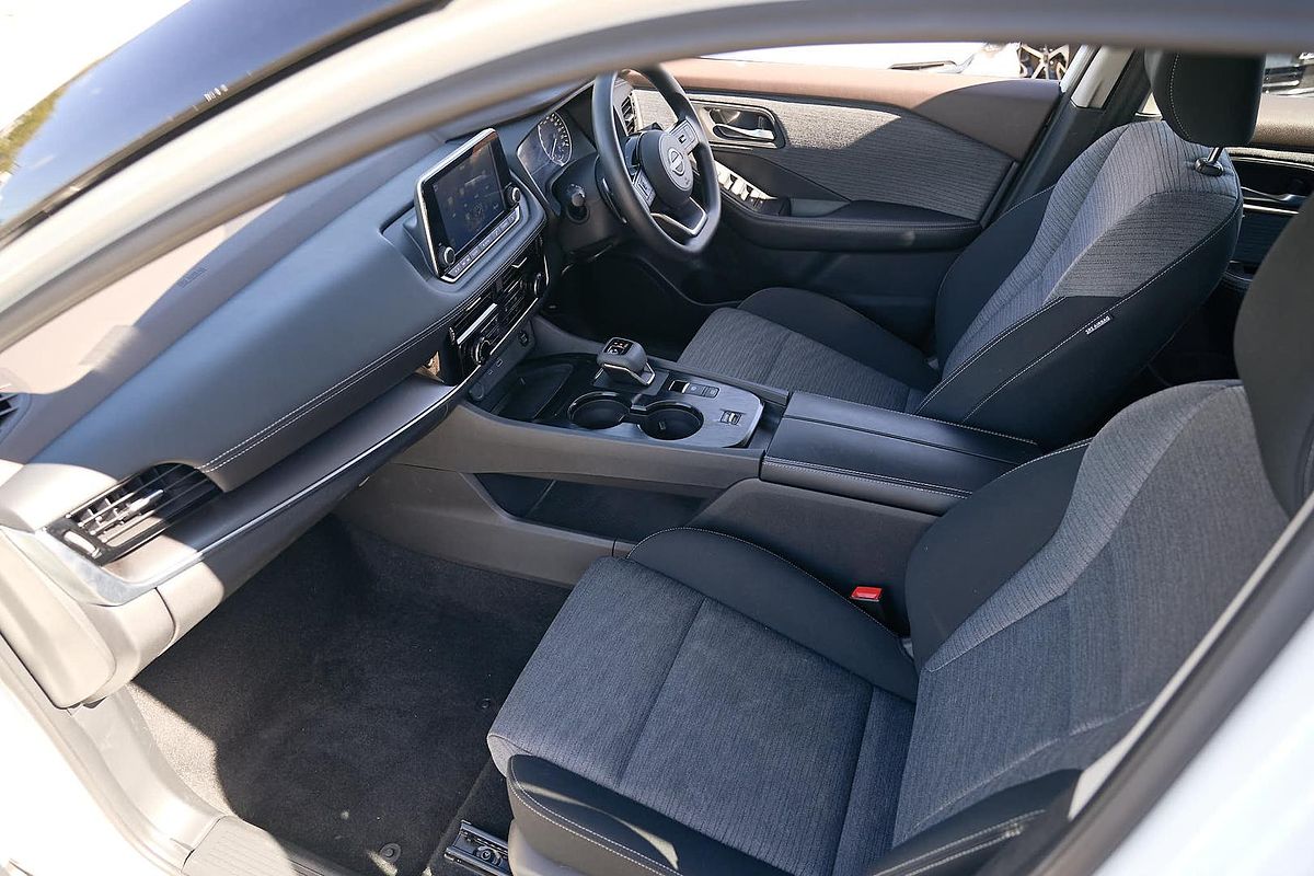 2024 Nissan X-TRAIL ST T33