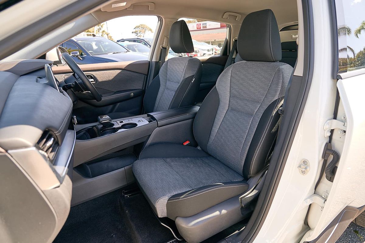 2024 Nissan X-TRAIL ST T33