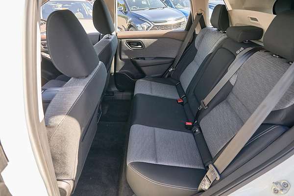 2024 Nissan X-TRAIL ST T33