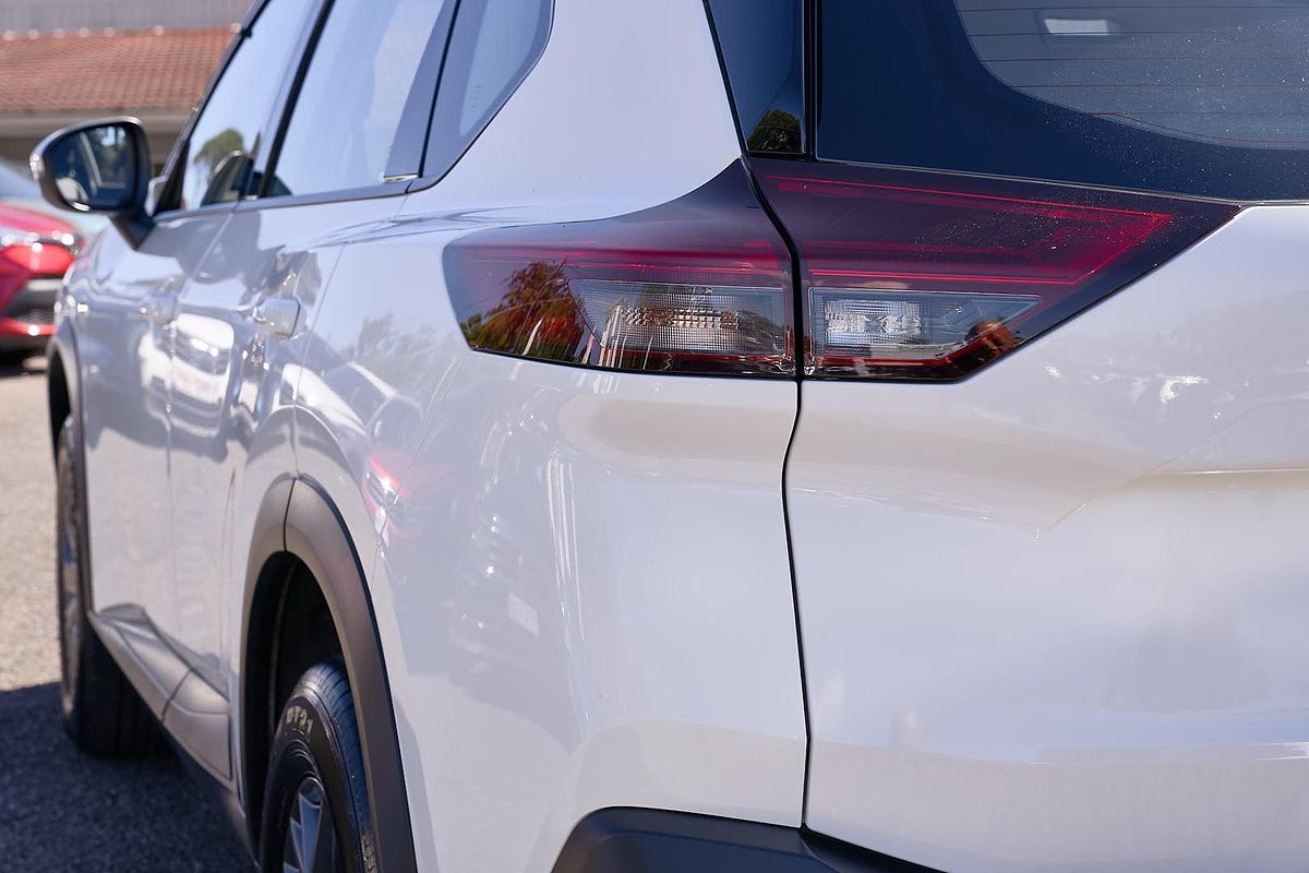 2024 Nissan X-TRAIL ST T33