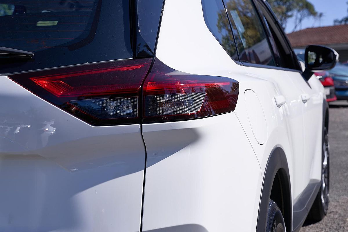 2024 Nissan X-TRAIL ST T33