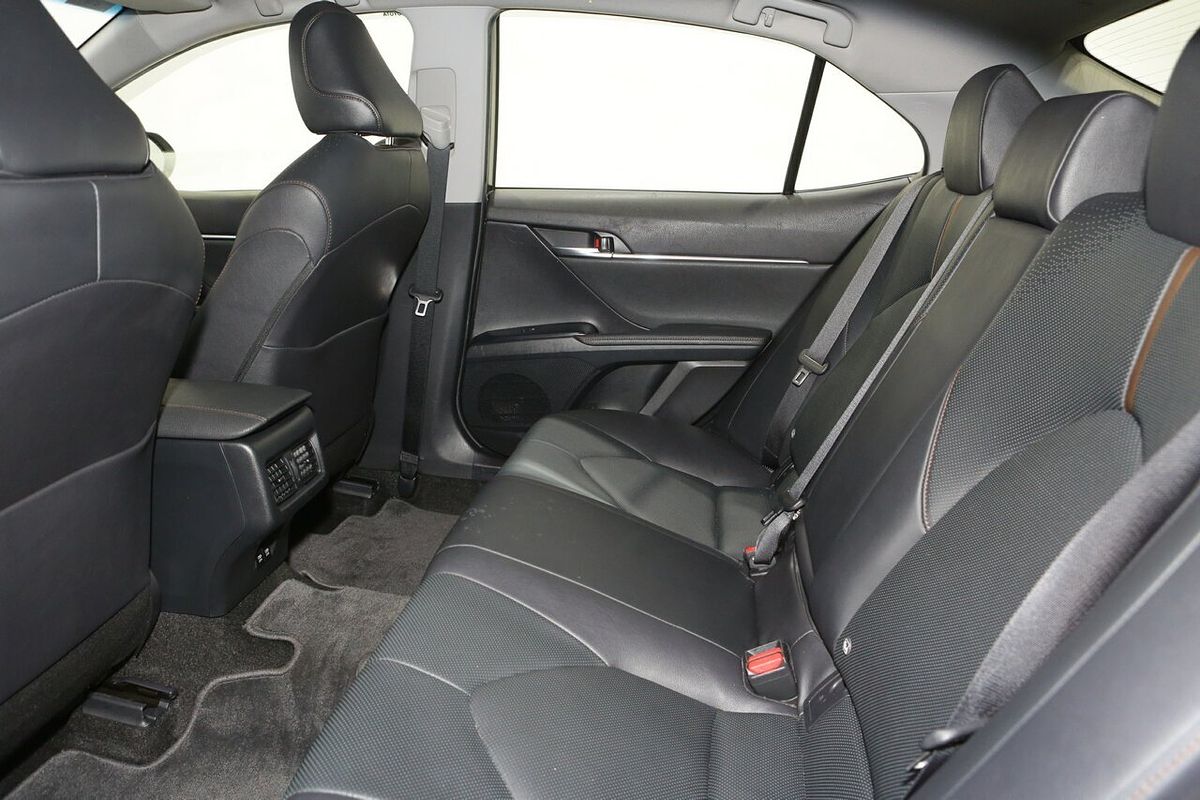 2019 Toyota Camry SL GSV70R
