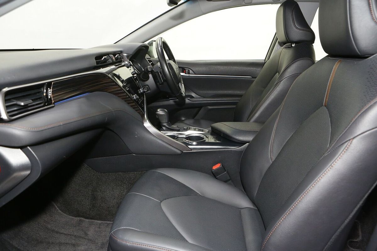 2019 Toyota Camry SL GSV70R