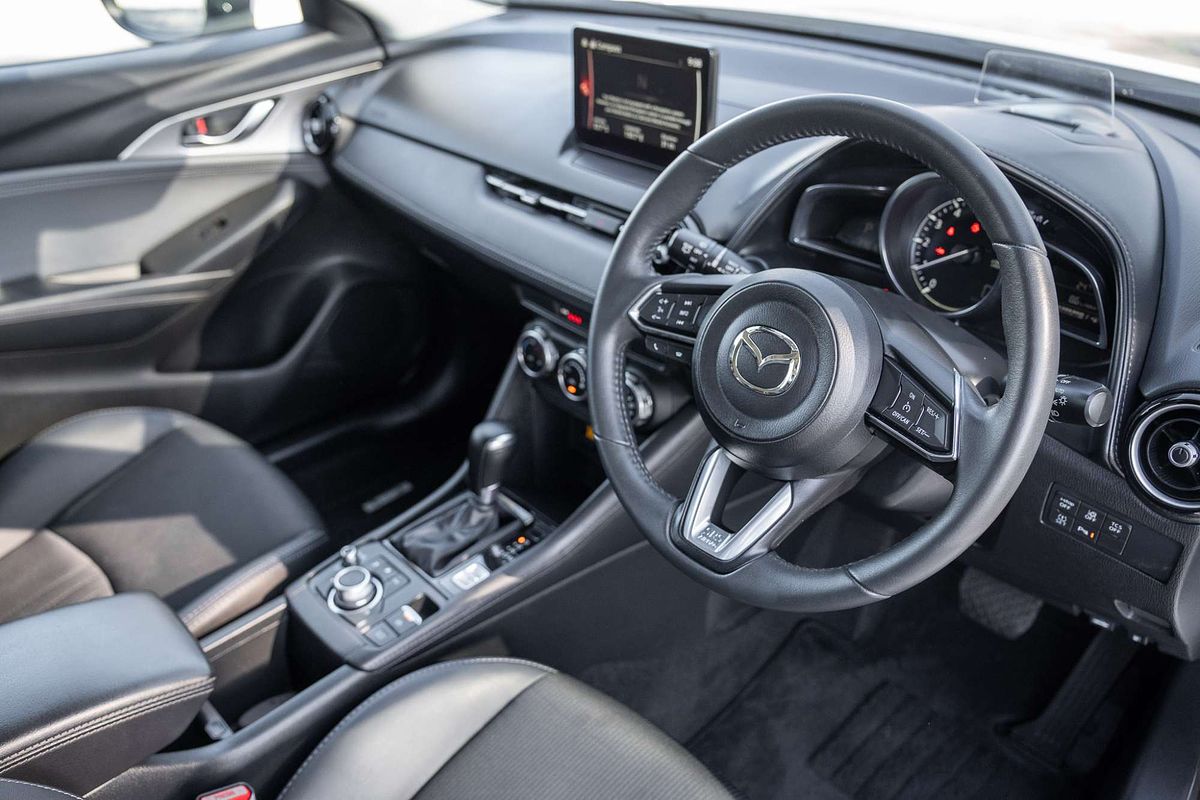2023 Mazda CX-3 sTouring DK