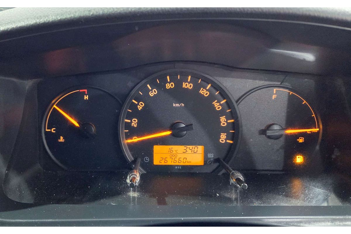 2015 Toyota Hiace TRH201R LWB