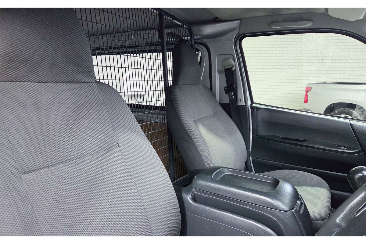 2015 Toyota Hiace TRH201R LWB