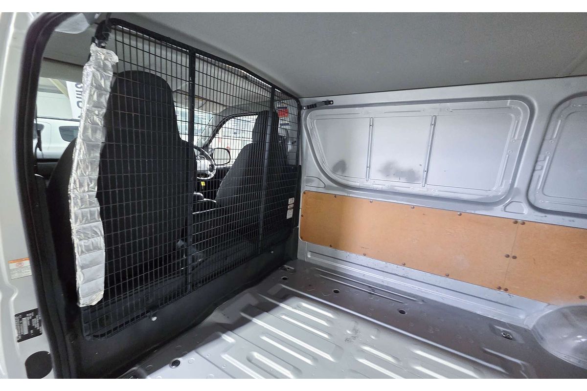 2015 Toyota Hiace TRH201R LWB