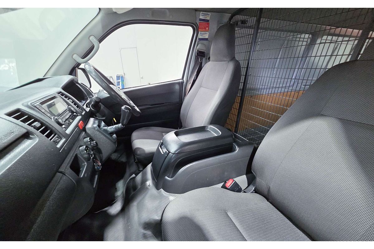 2015 Toyota Hiace TRH201R LWB