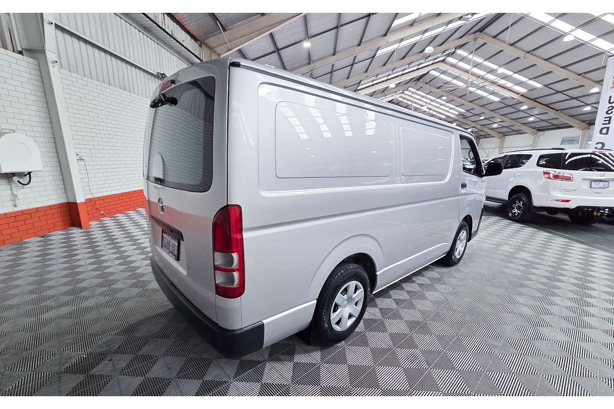 2015 Toyota Hiace TRH201R LWB