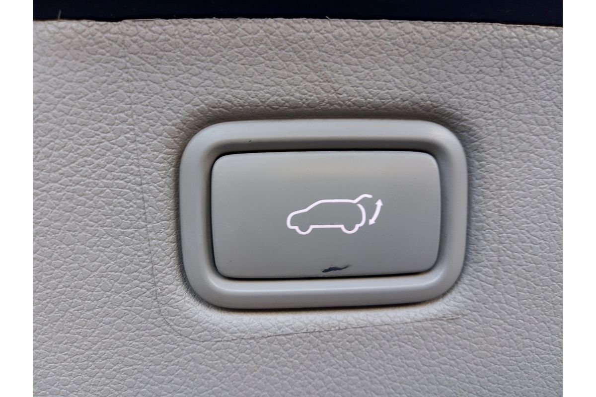 2016 Kia Carnival Platinum YP