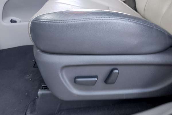 2016 Kia Carnival Platinum YP