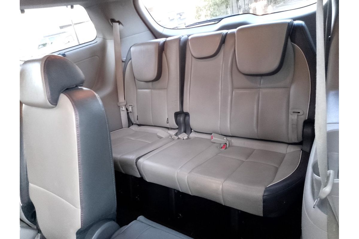 2016 Kia Carnival Platinum YP