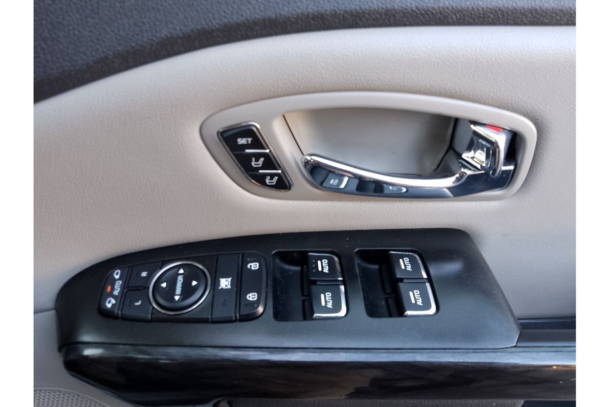 2016 Kia Carnival Platinum YP