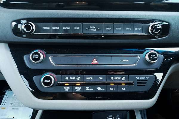 2016 Kia Carnival Platinum YP