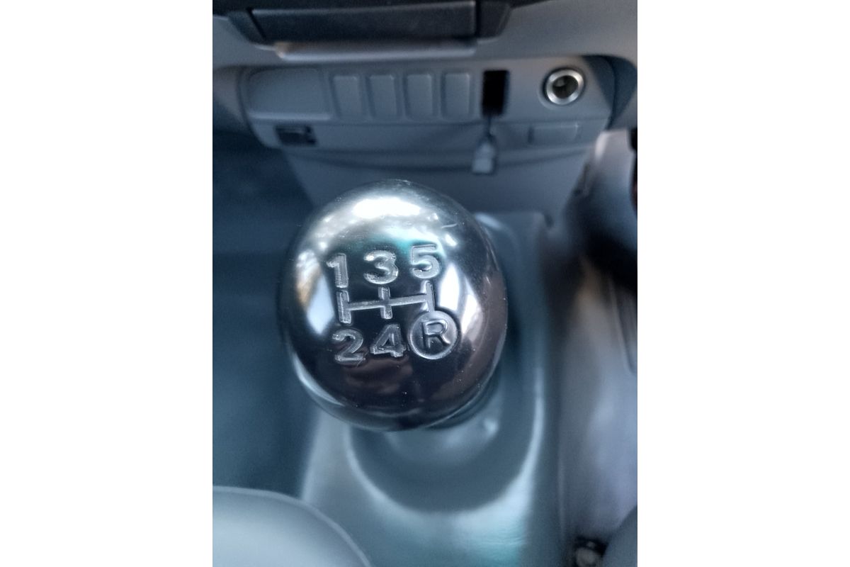2014 Toyota Hilux Workmate TGN16R Rear Wheel Drive
