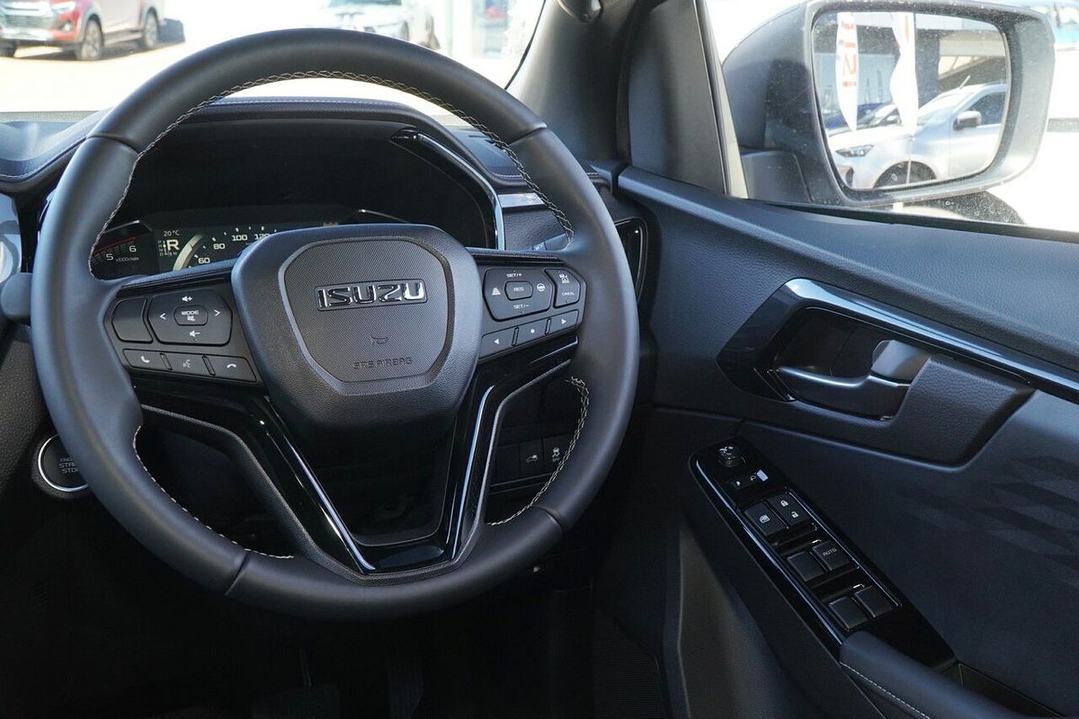 2025 Isuzu D-MAX BLADE 4X4