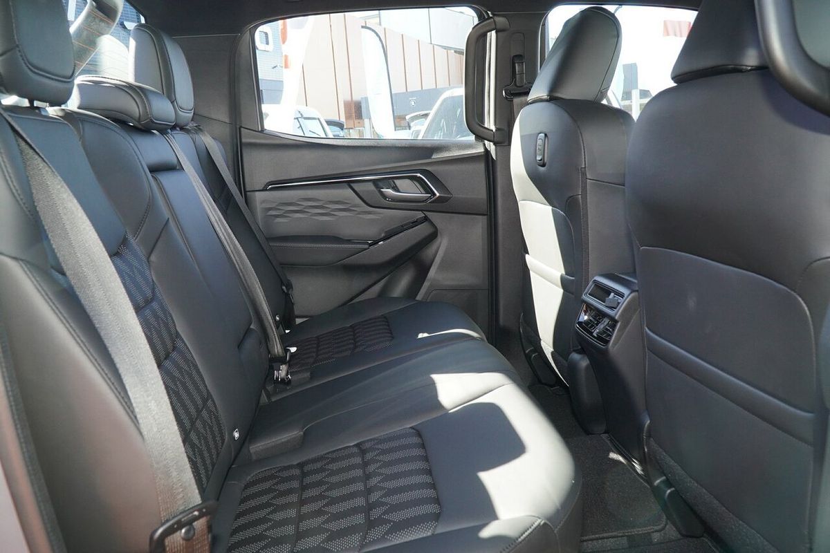 2025 Isuzu D-MAX BLADE 4X4