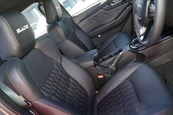 2025 Isuzu D-MAX BLADE 4X4