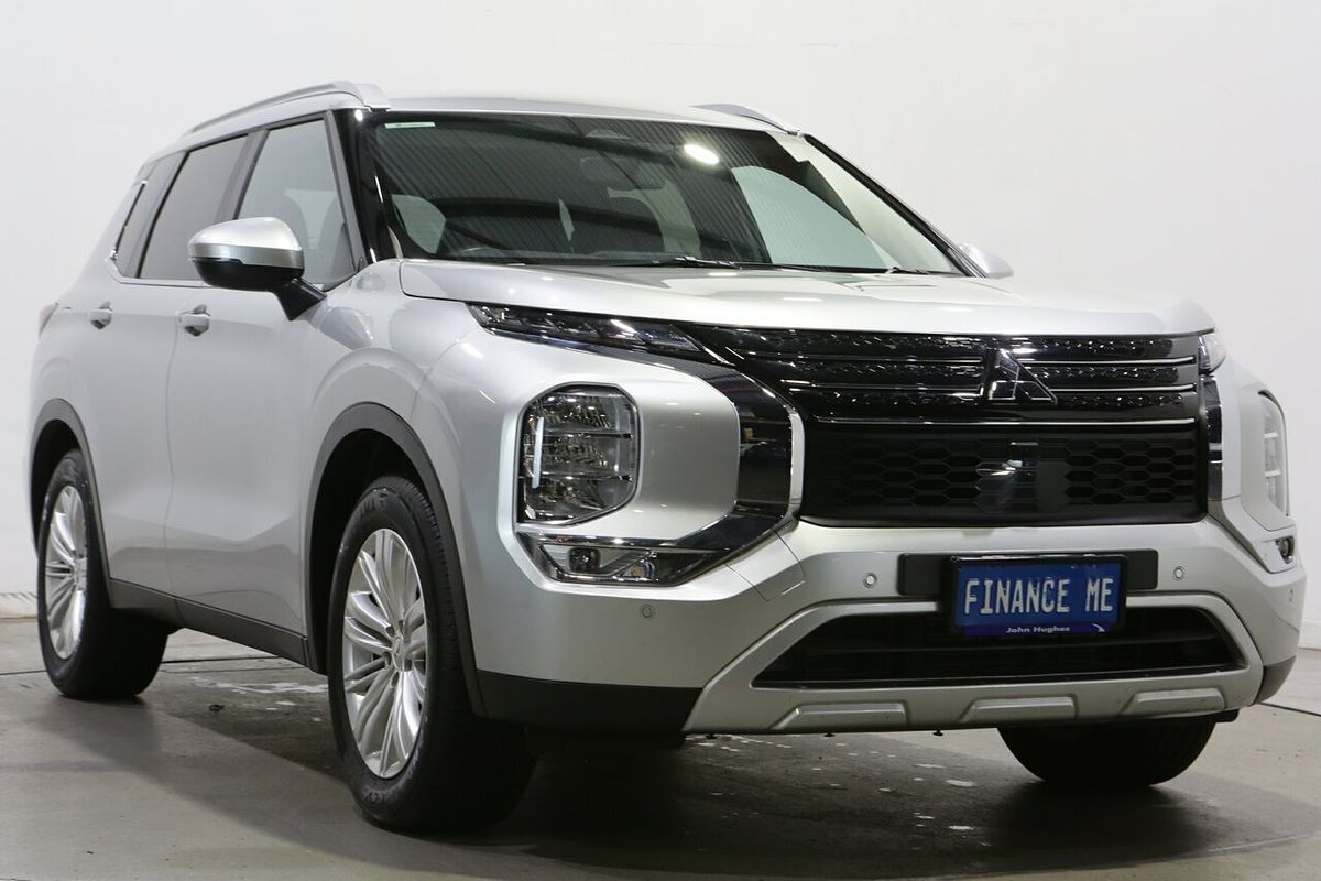 2024 Mitsubishi Outlander LS ZM