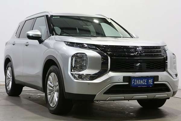 2024 Mitsubishi Outlander LS ZM
