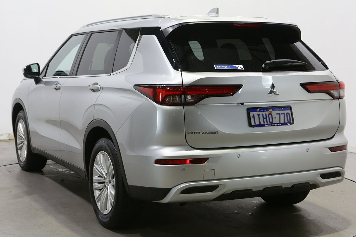 2024 Mitsubishi Outlander LS ZM