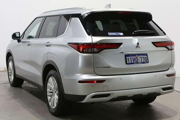 2024 Mitsubishi Outlander LS ZM