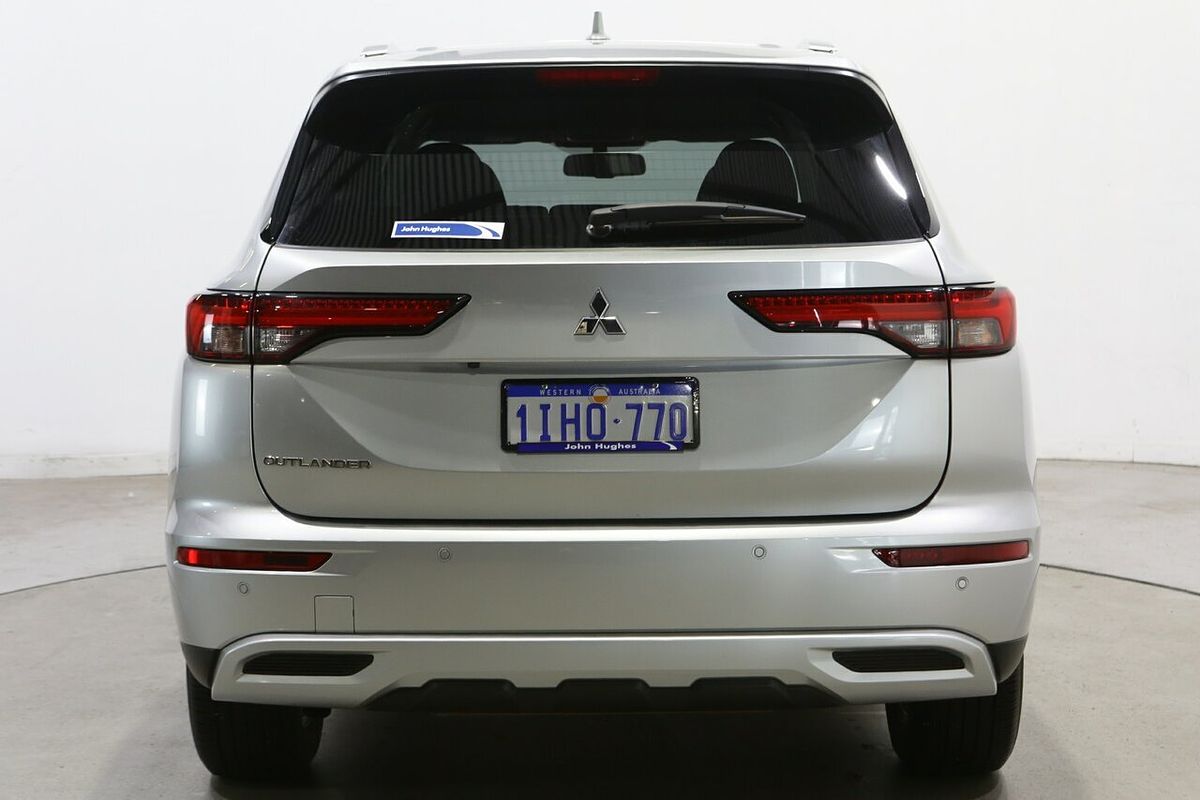 2024 Mitsubishi Outlander LS ZM