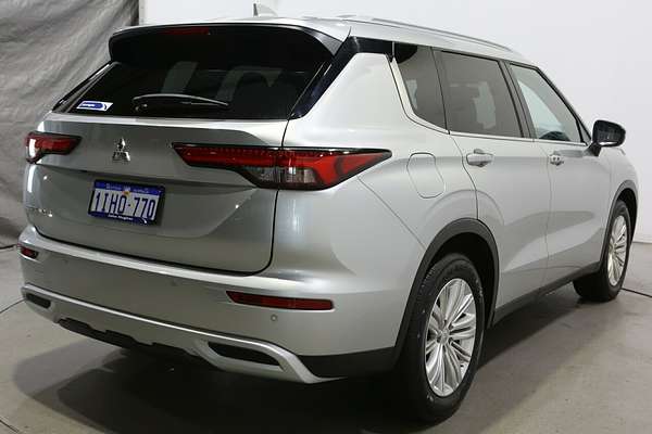 2024 Mitsubishi Outlander LS ZM