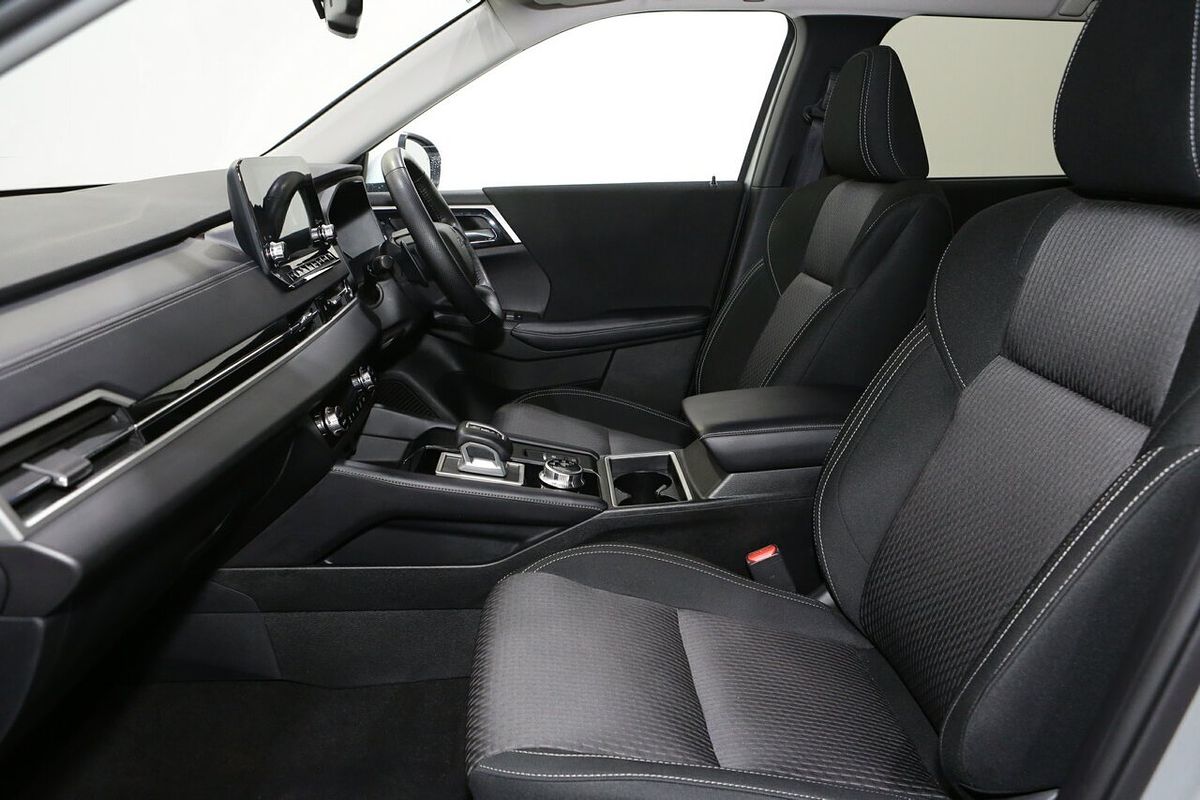 2024 Mitsubishi Outlander LS ZM