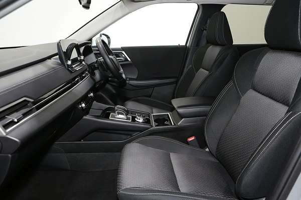 2024 Mitsubishi Outlander LS ZM