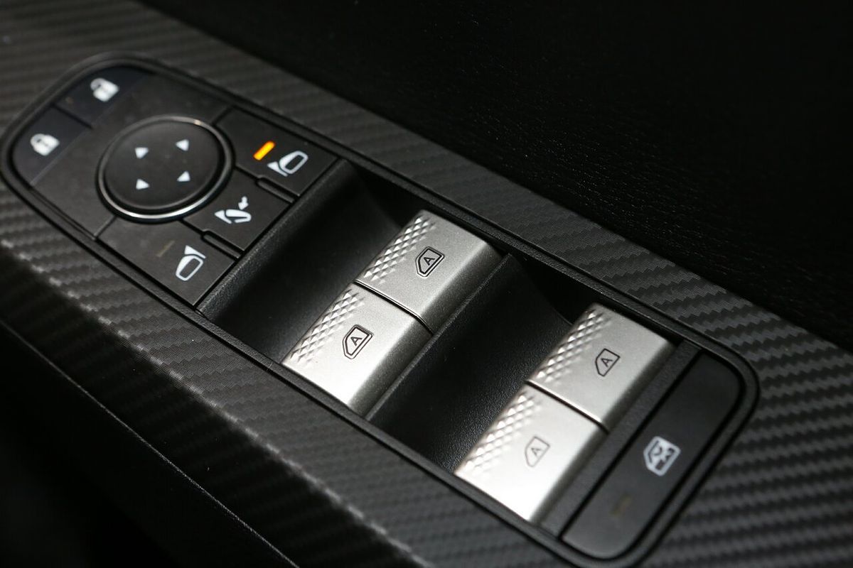 2024 Mitsubishi Outlander LS ZM