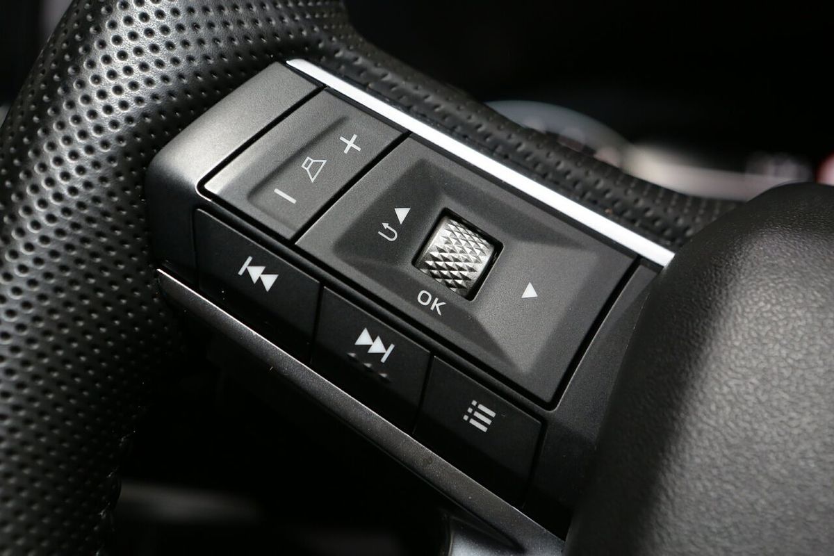 2024 Mitsubishi Outlander LS ZM