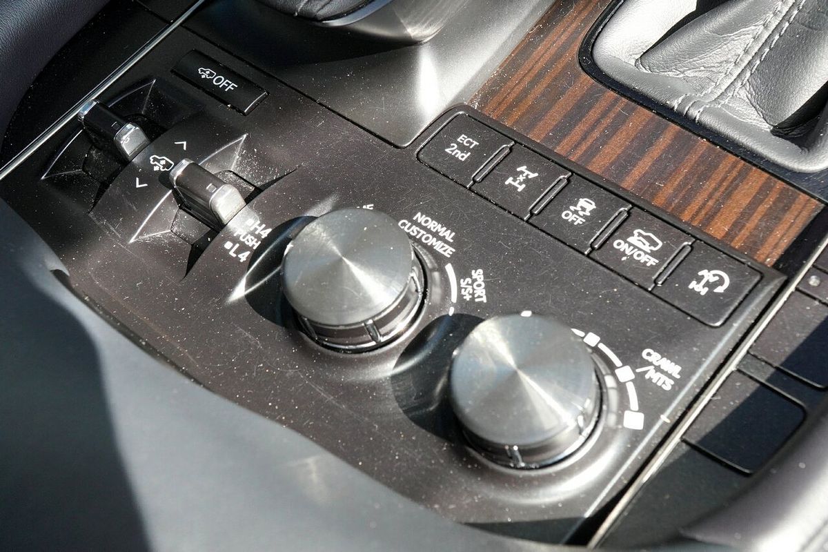 2017 Lexus LX LX570 URJ201R