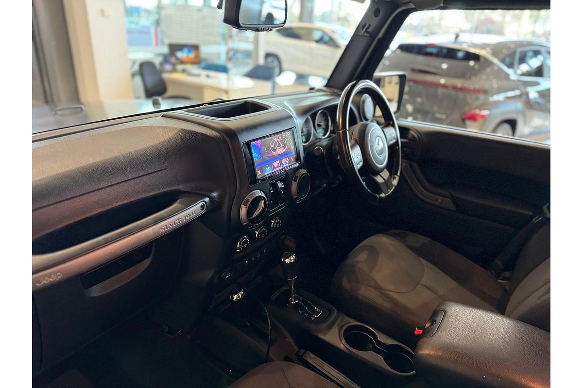 2017 Jeep Wrangler Unlimited Sport JK