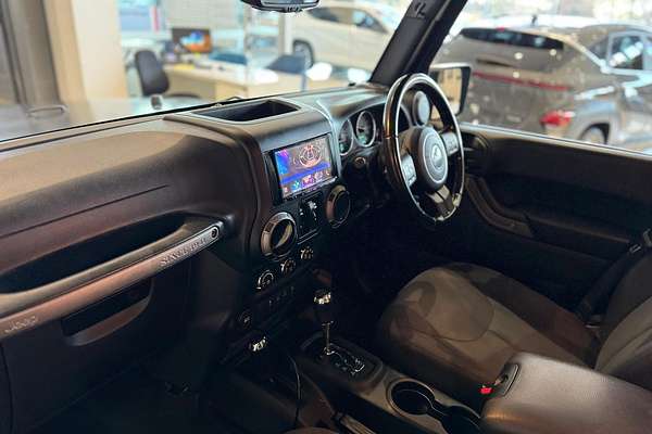 2017 Jeep Wrangler Unlimited Sport JK