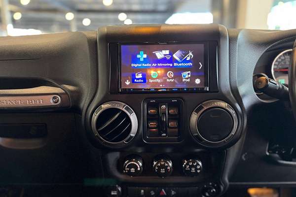 2017 Jeep Wrangler Unlimited Sport JK