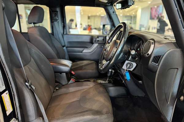 2017 Jeep Wrangler Unlimited Sport JK