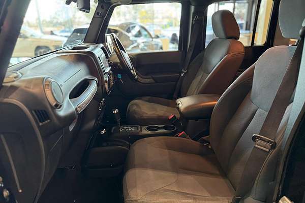 2017 Jeep Wrangler Unlimited Sport JK