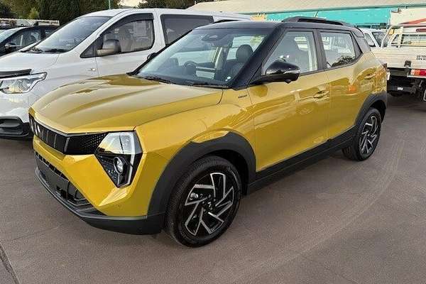 2025 Mahindra XUV 3XO AX7L