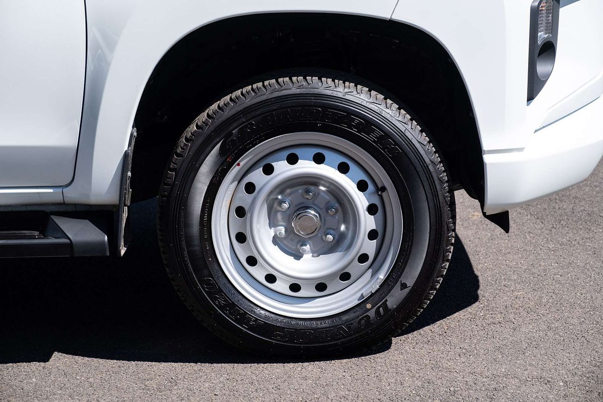 2025 Mitsubishi Triton GLX MV 4X4