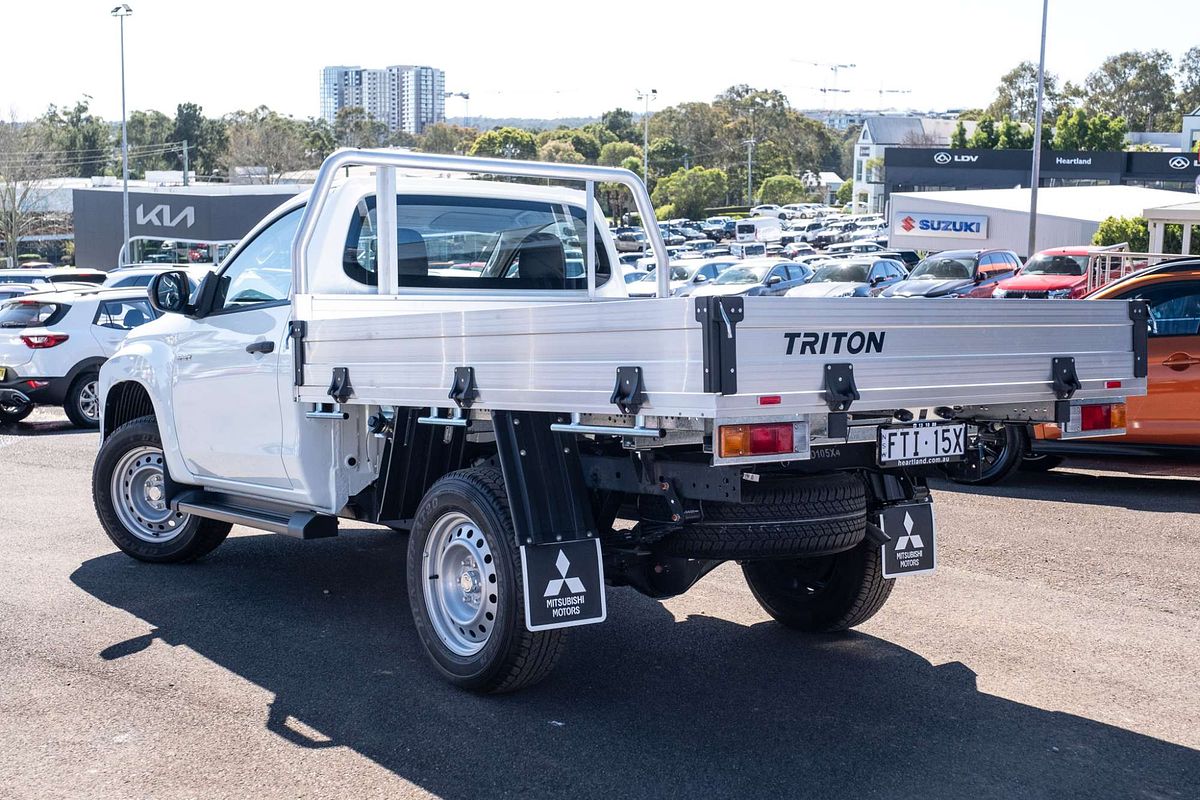 2025 Mitsubishi Triton GLX MV 4X4
