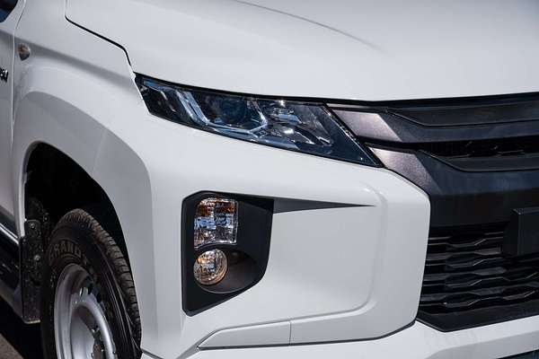 2025 Mitsubishi Triton GLX MV 4X4