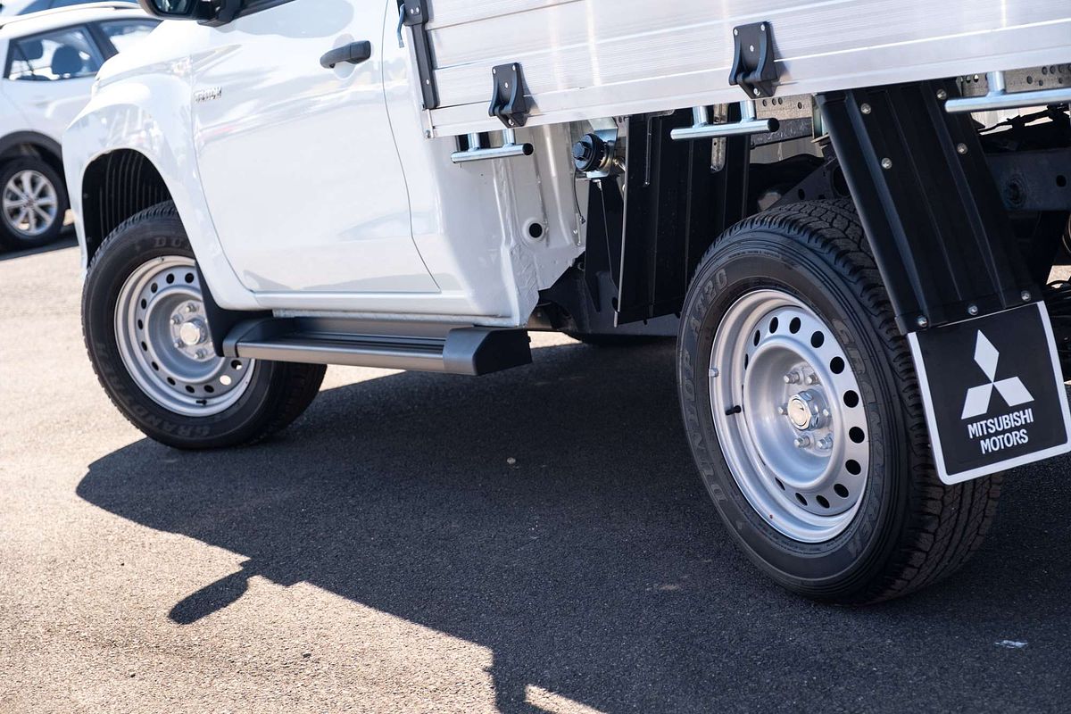 2025 Mitsubishi Triton GLX MV 4X4
